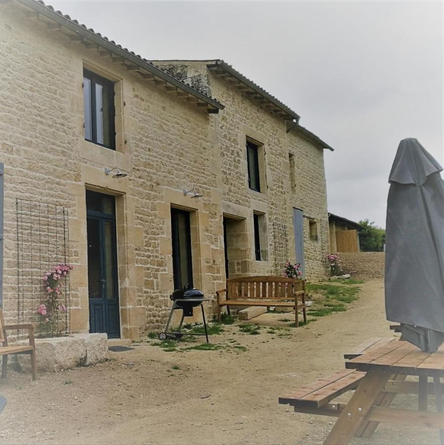Chateau Des Loups - Les Cedres Bleus Echire Kültér fotó