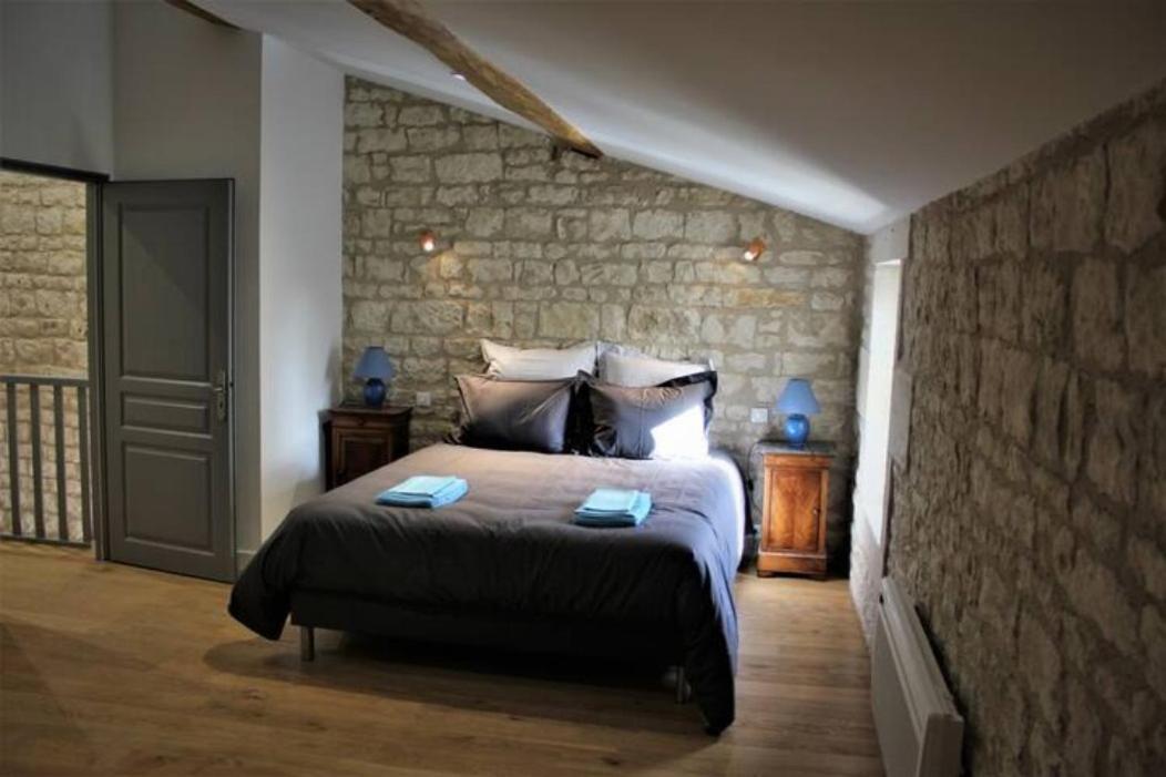 Chateau Des Loups - Les Cedres Bleus Echire Kültér fotó
