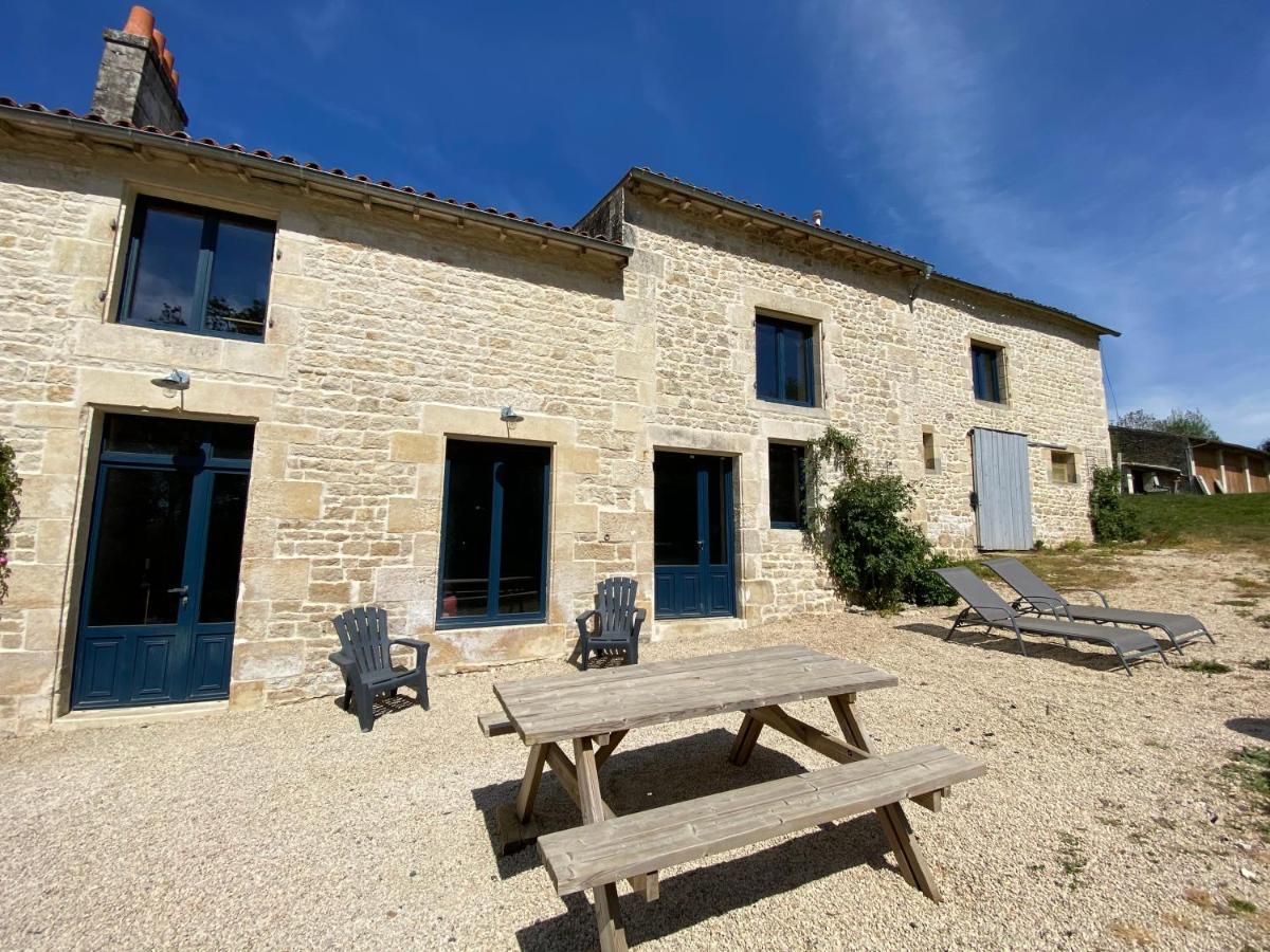 Chateau Des Loups - Les Cedres Bleus Echire Kültér fotó