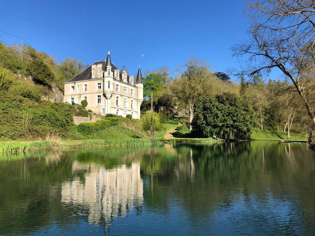 Chateau Des Loups - Les Cedres Bleus Echire Kültér fotó