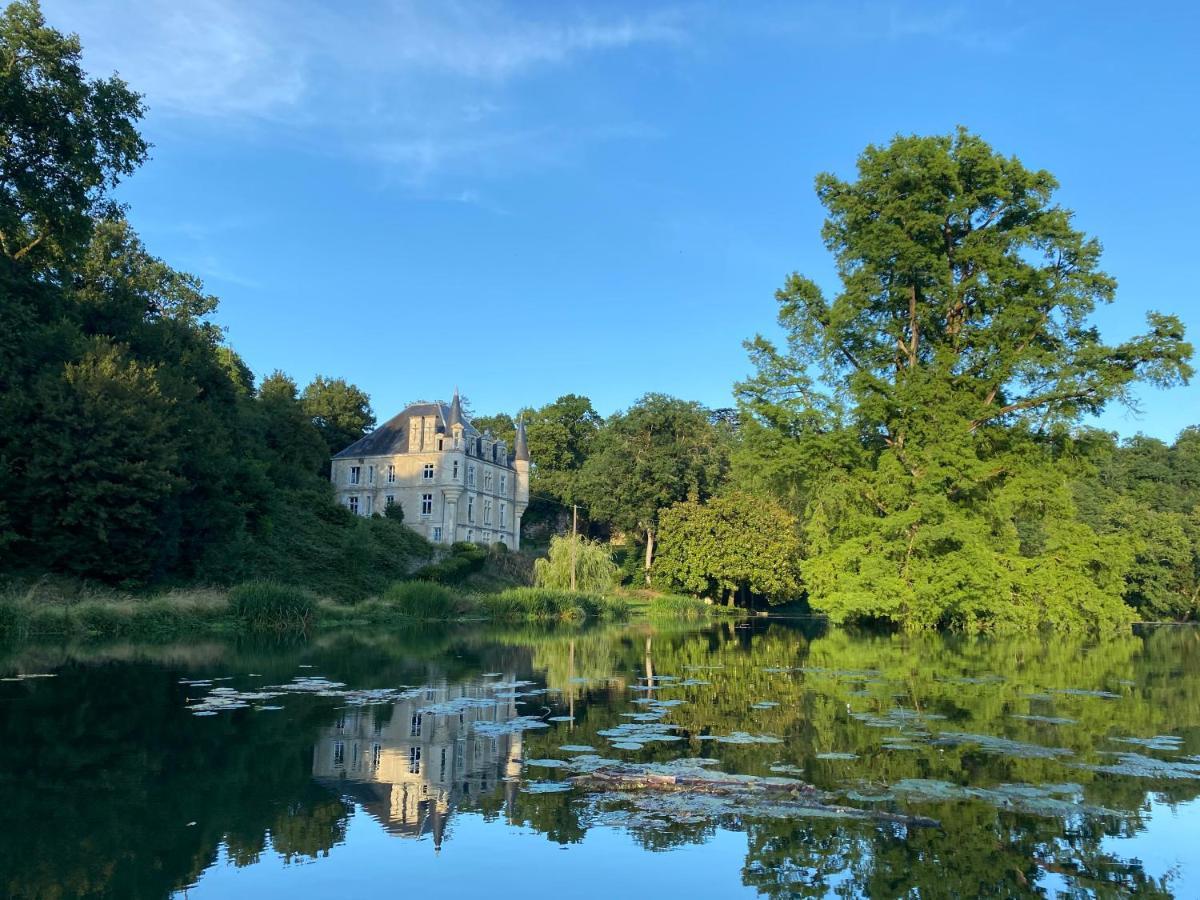 Chateau Des Loups - Les Cedres Bleus Echire Kültér fotó